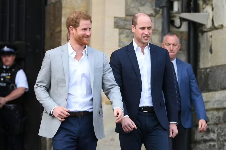 King Charles' snub of Prince Harry in favour of William leaves royal fans all saying the same thing