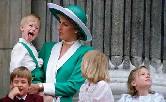 King Charles' chilling words that stuck in Harry's mind after mum Diana's death